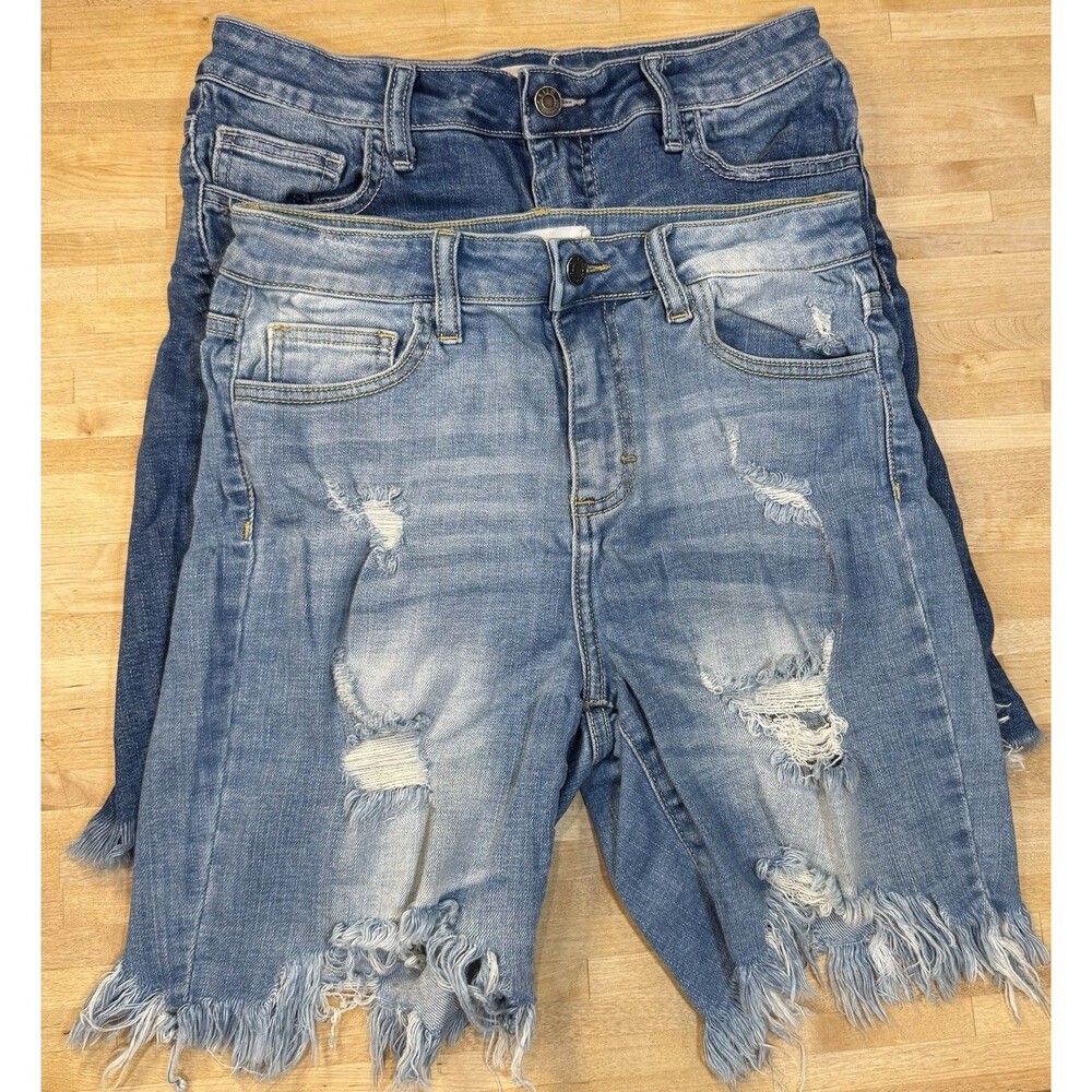 Women’s M Size 28” Waist Denim Shorts (Lot of 2 Pairs) Stretch Distressed Cello